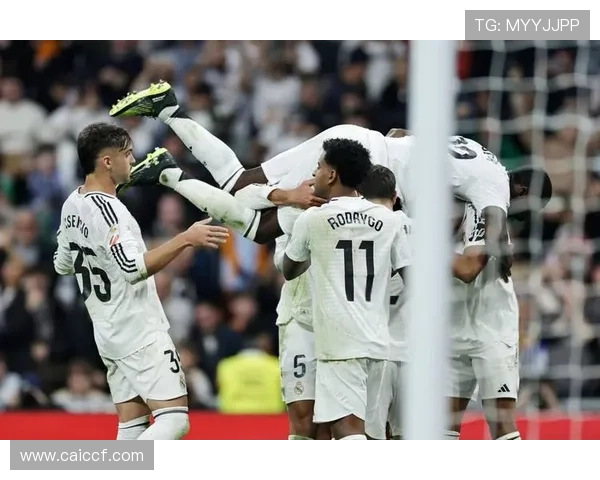 贝林厄姆灵巧转身妙传助攻 姆巴佩冷静推射破门助皇马再下一城